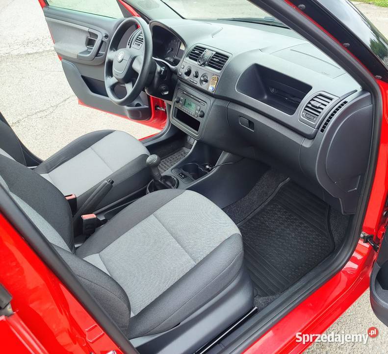Ładna nie zgnita Skoda Fabia 12 benzyna 2012 203 Domaradz