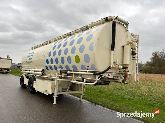 Naczepa do paszy Welgro silos 8komorowa 2 osiowa mazowieckie