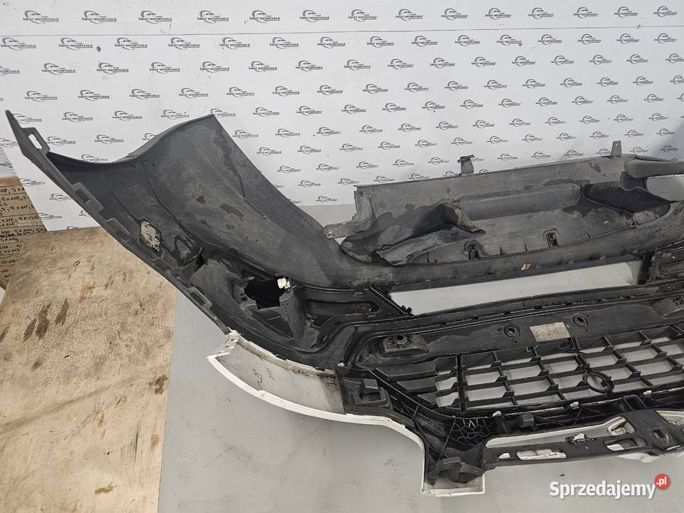 TRANSIT CUSTOM 15r zderzak przód osobowe świętokrzyskie Kielce sprzedam