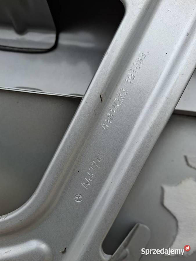 MERCEDES VITO VKLASA W447 KLAPA BAGAŻNIKA TYŁ Bieleń sprzedam