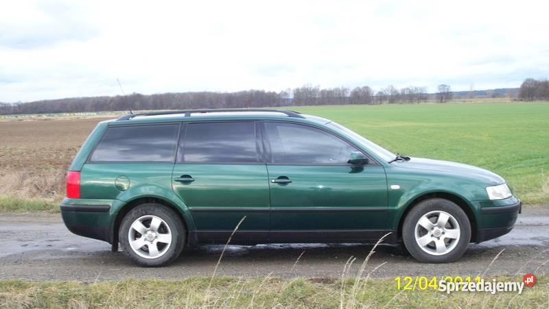 VW Passat 2000r ciemnozielone kombi rodziny ABS