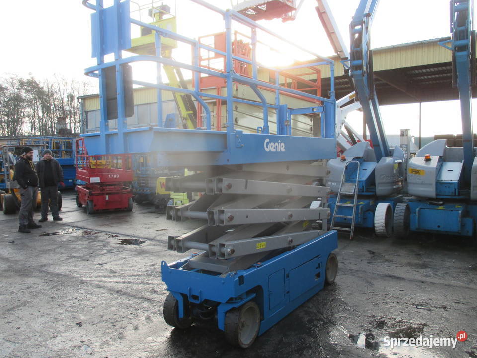 Podnośnik nożycowy podest ruchomy 12 m Genie