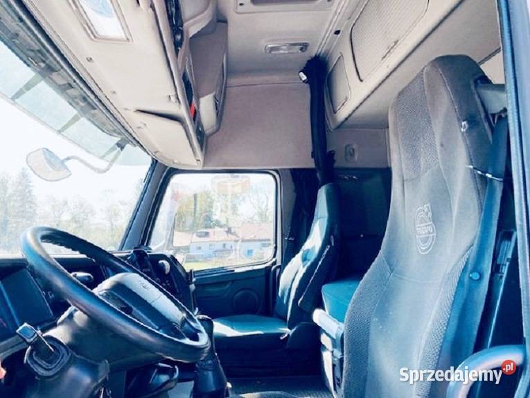 budowlany skrzynia 6x2 z tylnym dzwigiem Volvo Warszawa