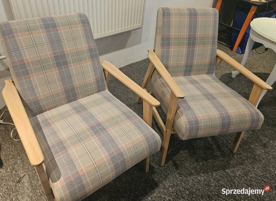 Dwa fotele klubowe PRL Lisek renowacji Meble