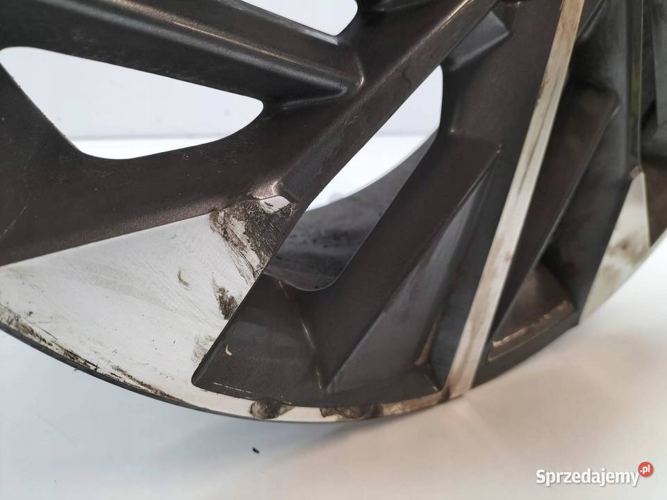 FELGA ALUMINIOWA R18 5X1143 ET51 OC 67MM