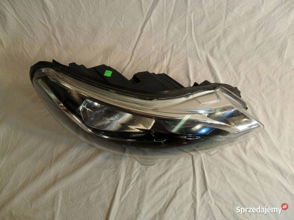 Toyota proace II 2reflektor xenon prawy lampa Lampy przednie sprzedam