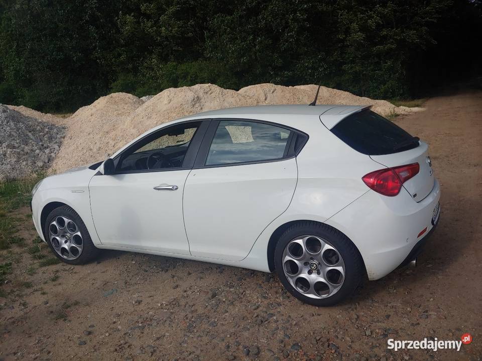 ALFA ROMEO GIULIETTA hatchback 2011 diesel 4/5 Wrocław