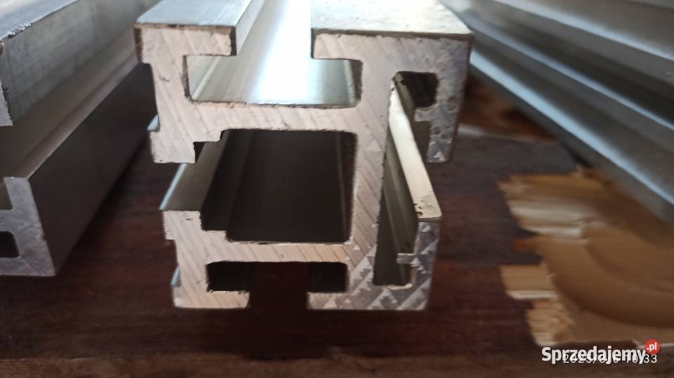 profil aluminiowy do maszyn jako liniał