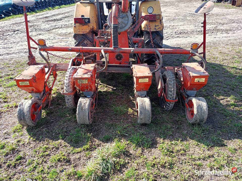 Siewnik do kukurydzy aeromat Maszyny rolnicze Chyżyny