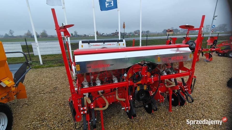 Siewnik do kukurydzy 6 rzędów na ramie Lipno sprzedam