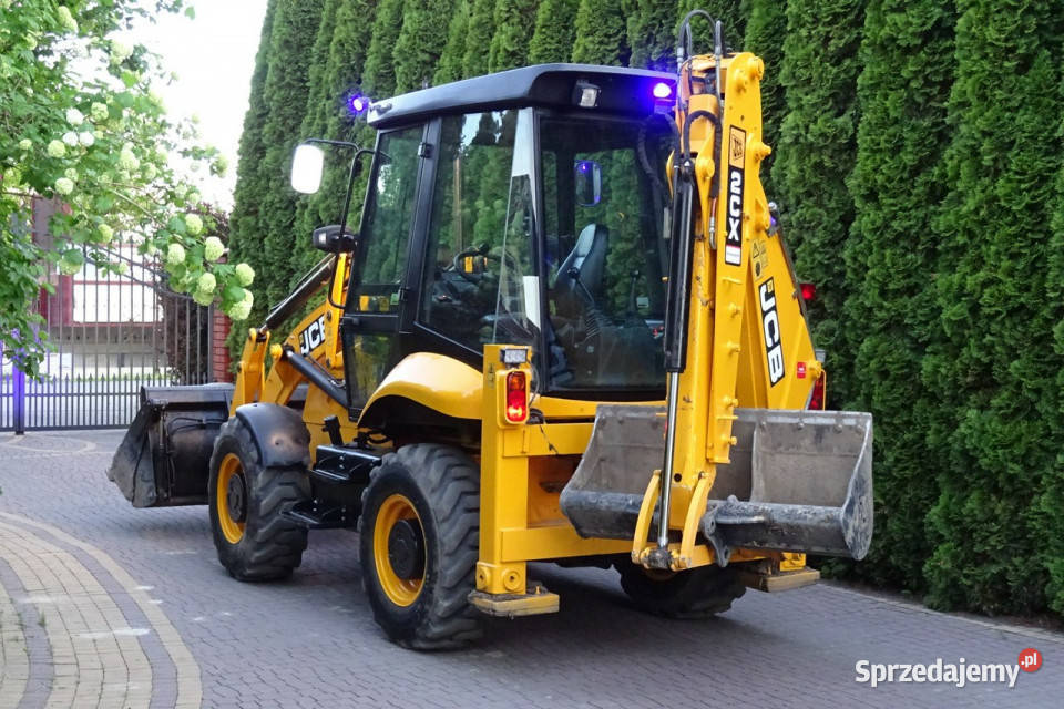 na równych kołach JCB 2CX SM 4 WS JCB 2CX 4x4 Góra Kalwaria sprzedam