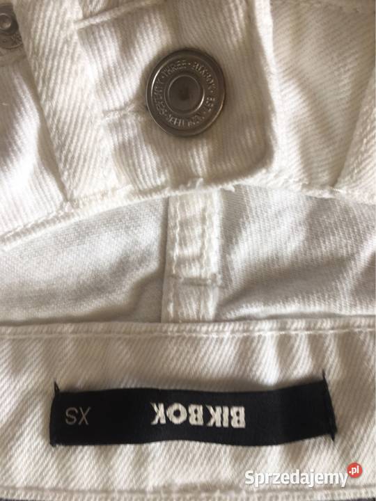 Bik Bok białe jeansowe szorty z przetarciami XS