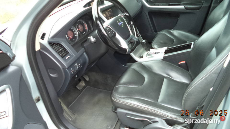 VOLVO XC60 Kinetic skory navi panorama nieuszkodzony opolskie Paczków