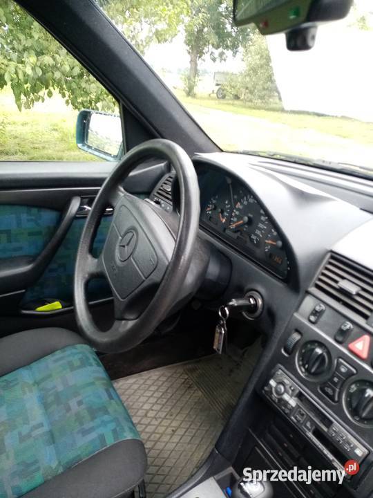 Mercedes klasyk nieuszkodzony