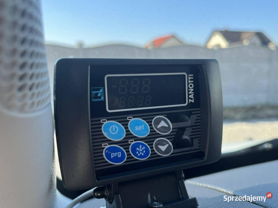Iveco Daily 35S18 HiMatic Winda750 Chłodnia nieuszkodzony sprzedam