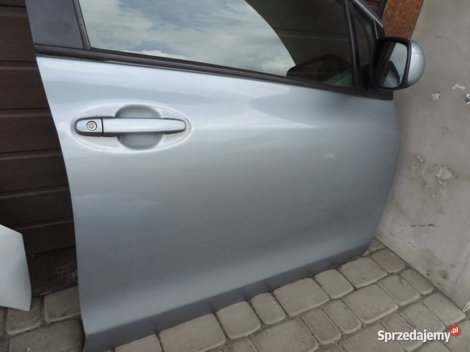 DRZWI PRAWY PRZÓD TOYOTA YARIS II HB 5D 1F8 Rok produkcji 2008 Nowy Sącz