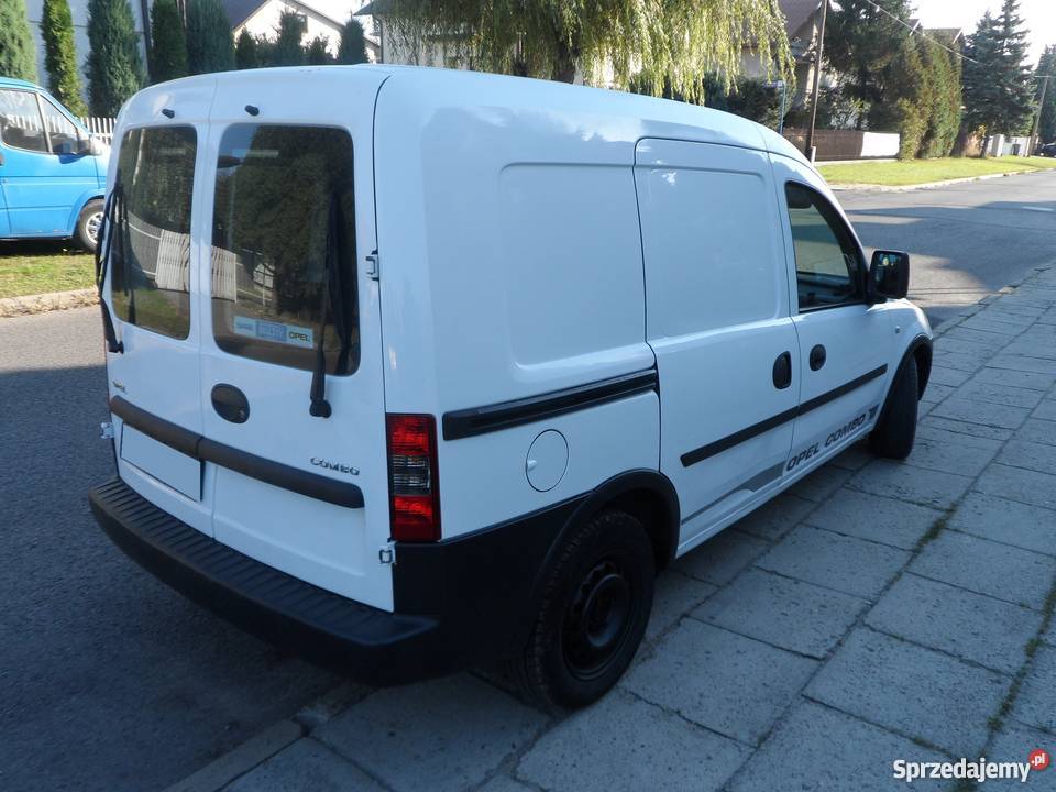 OPEL COMBO 16 BENZYNA SERWISOWANY BEZWYPADKOWY Mielec
