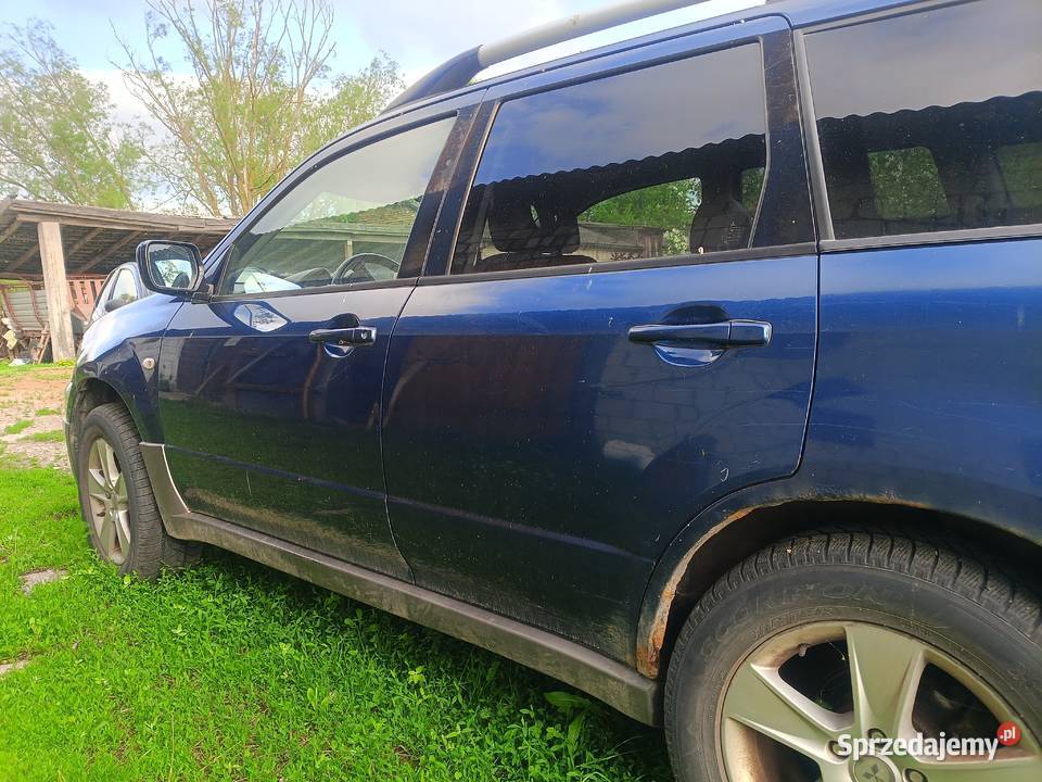 Mitsubishi Outlander nieuszkodzony