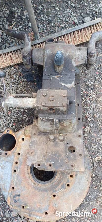 Ursus C 328 obudowa sprzęgła podnośnik Węgrzce