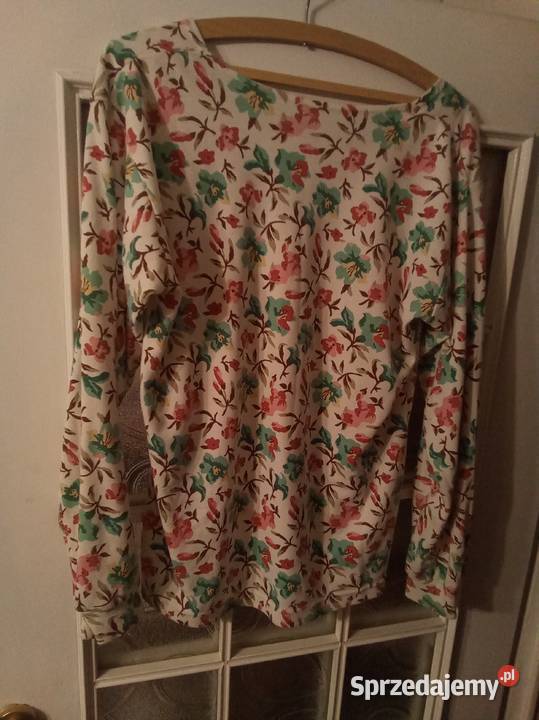Bluzka damska w kwiaty sprzedam