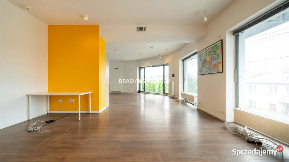 wynajmu lokalu 102m2 Kraków Balicka