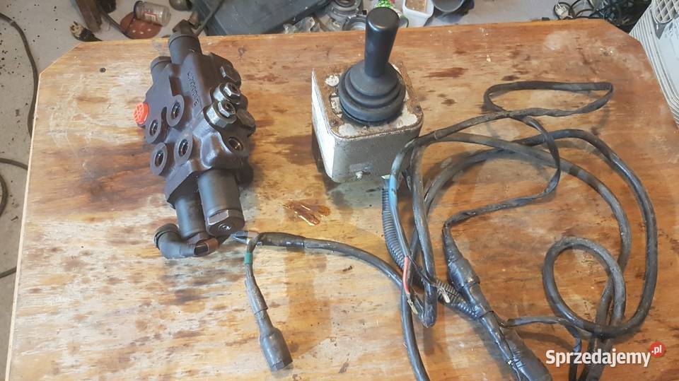 Rozdzielacz elektryczno hydrauliczny 2sekcyjny