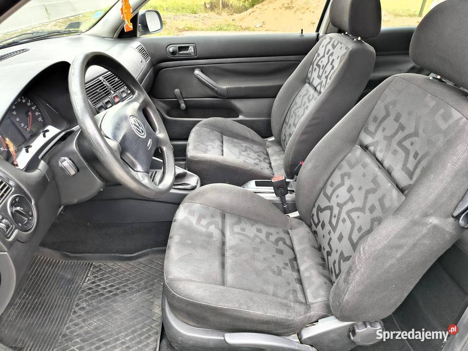 Volkswagen Golf IV 14 75 3D Na Oponach Zimowych Hatchback Warszawa sprzedam