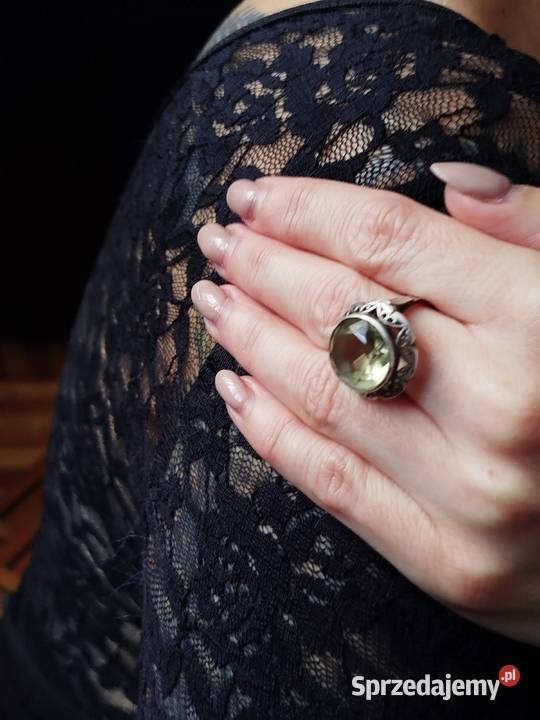 Sprzedam srebrny pierścionek Warmet