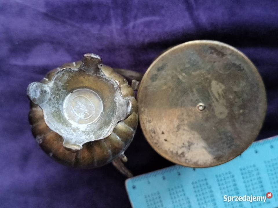 Dwa małe ozdobne dzbanki małe mosiądz metal Pozostałe