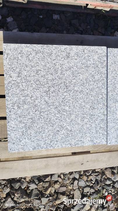 PłytkaChodnik Granitowy 50x50x6 płomieniowana mazowieckie Roszczep