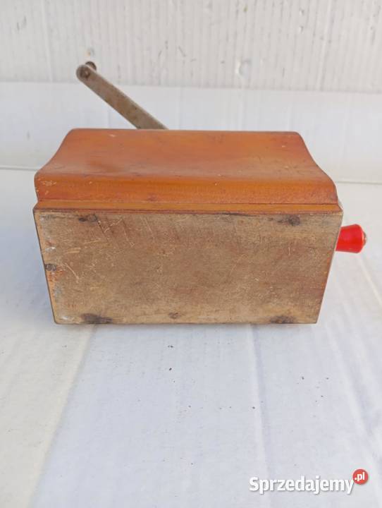 MŁYNEK RĘCZNY ZMPT CZĘSTOCHOWA PRL Niemodlin