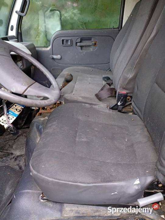 zderzak przedni nissan cabstar Zderzaki Stojadła