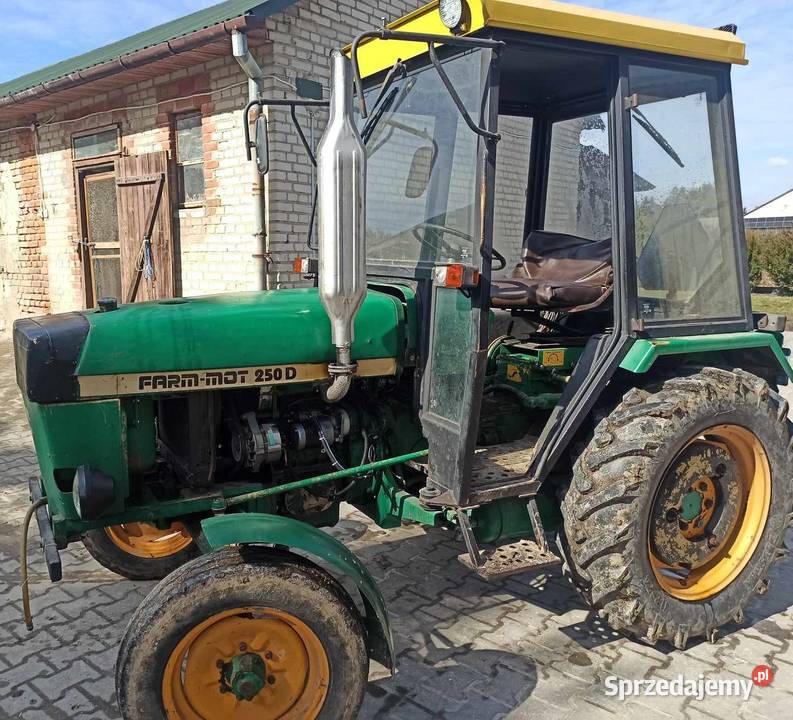 Ciągnik rolniczy farm mot 250D Stryjno Drugie