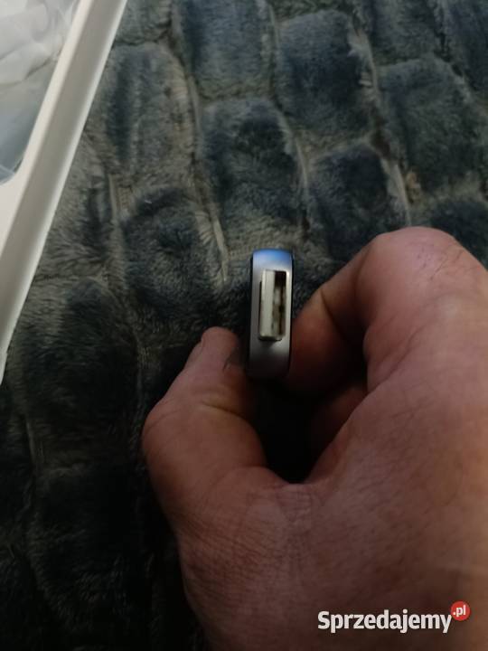 AIZEO SYY04 adapter bezprzewodowy CARPLAY sprzedam