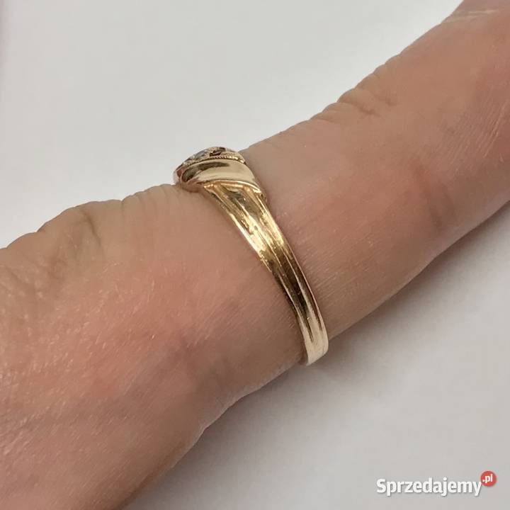 Złoty pierścionek 14K 585 z ametystami i Warszawa sprzedam