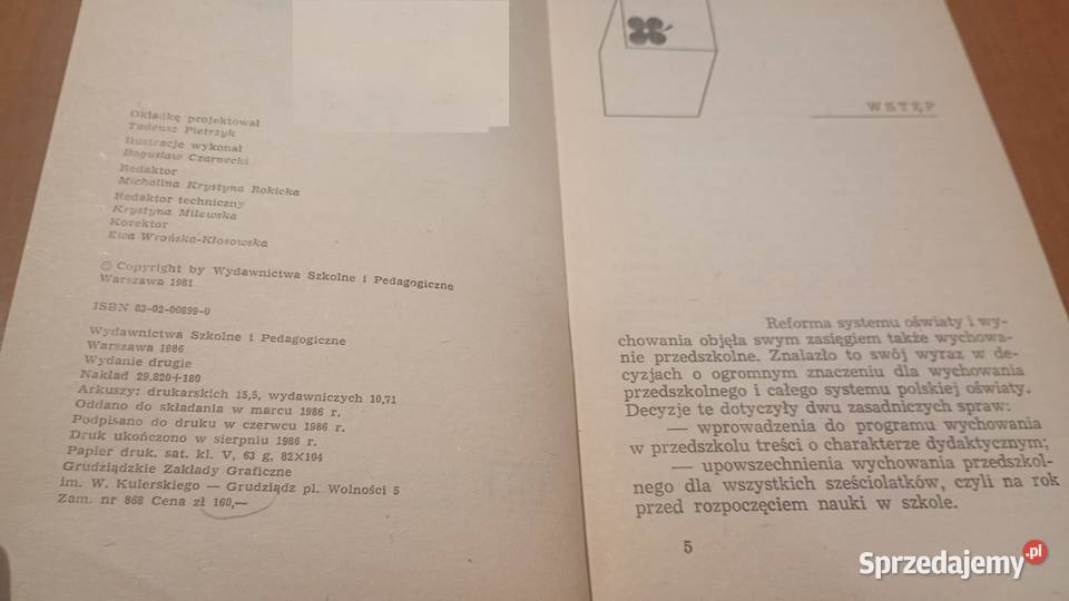 Dziecko sześcioletnie uczy się czytać Irena pomorskie