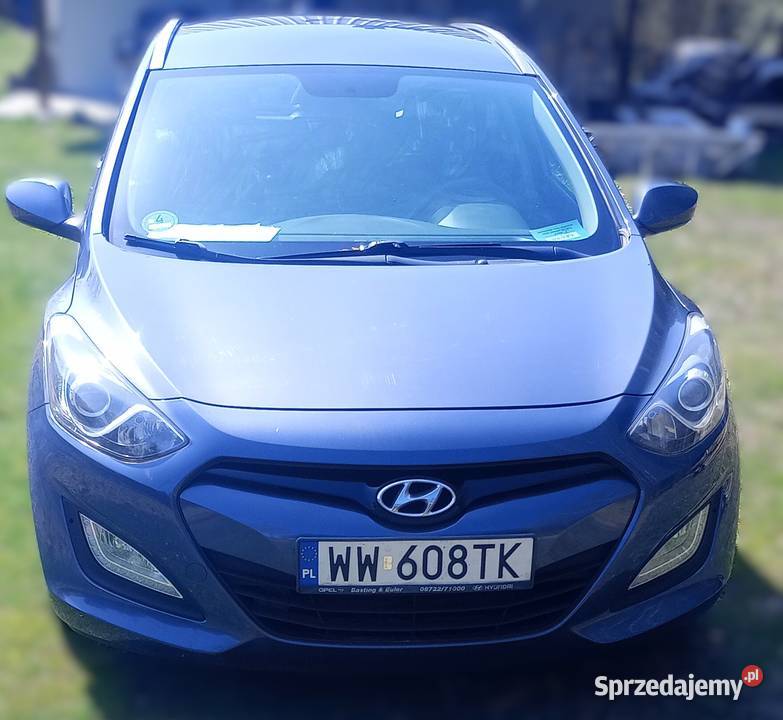 Hyundai I30 kombi z 2014 roku z fabryczną Warszawa