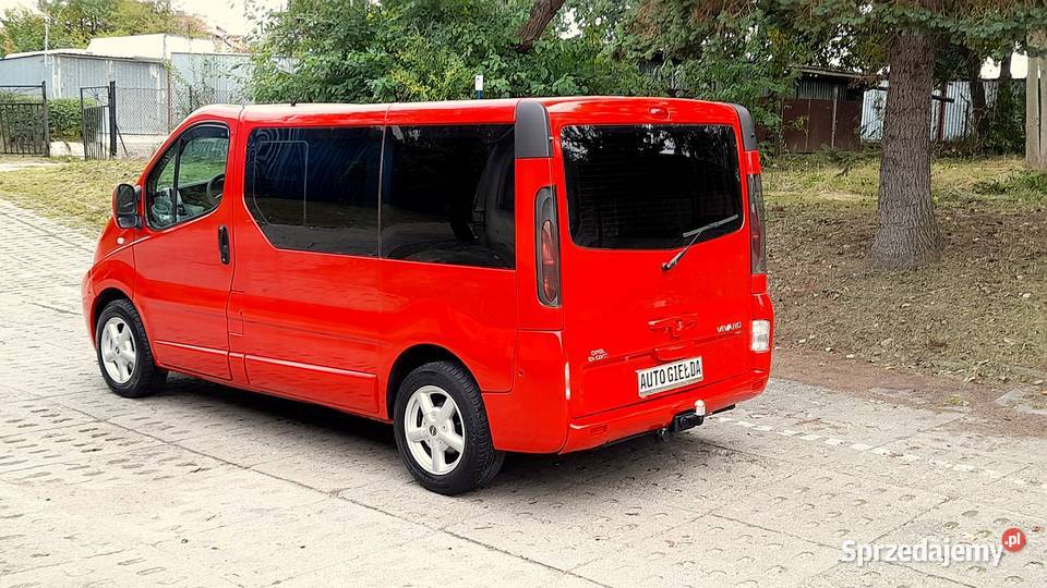 Opel Vivaro 19DCi Passenger Klima Alu Hak 8 osób poduszka powietrzna Vivaro