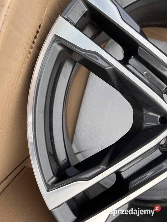 Felga BMW seria 1 F40 36118092352 Samochodowe Poznań sprzedam