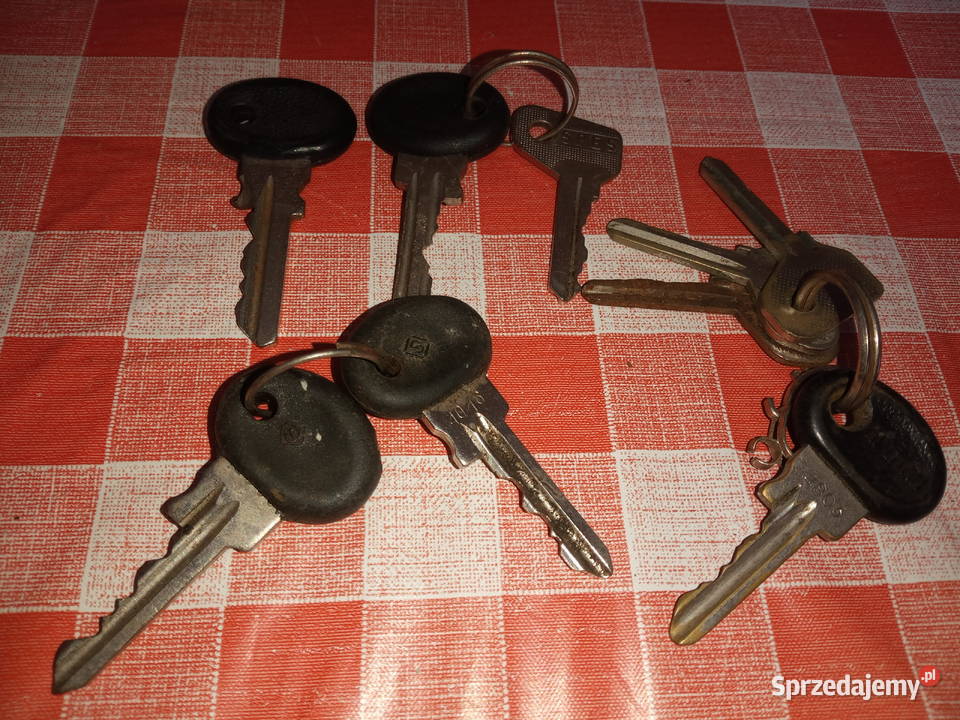 Kluczyki fiat 126p maluch original Rok produkcji 1989 Augustów