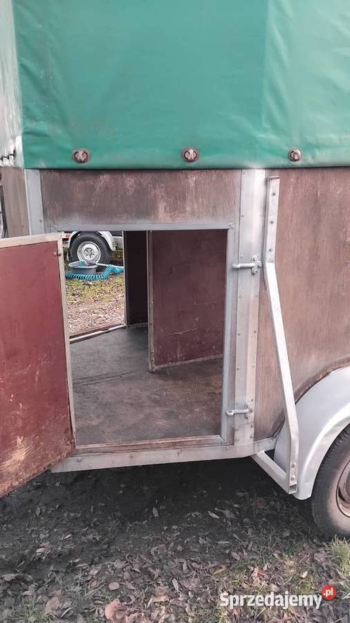 Przyczepa do przewozu koni niemiecka Oława