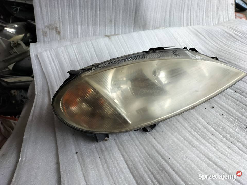 Lampa przednia Prawa Renault Megane 1 osobowe Kamień-Kolonia