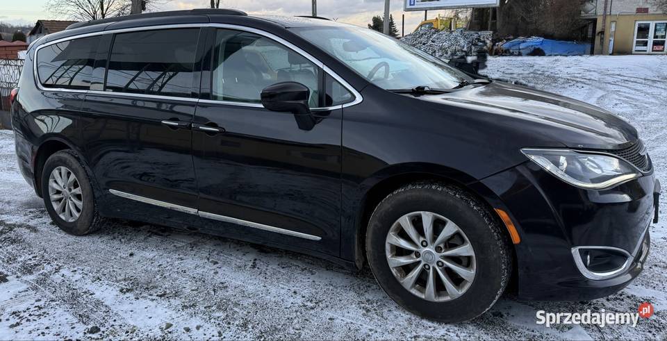 Chrysler Pacifica 36 granatowy Pacifica Węgrzce