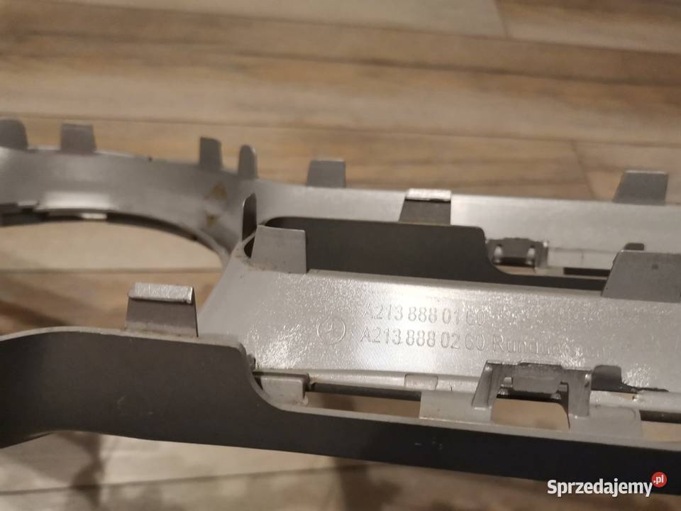 MERCEDES EKLASA W213 GRILL ATRAPA A2138880160 osobowe Międzychód