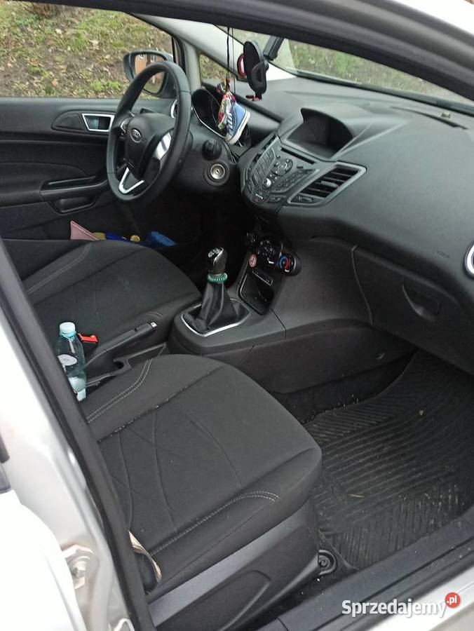 Ford Fiesta 2015r 16 TDCI wersja silver 4/5 Puławy sprzedam