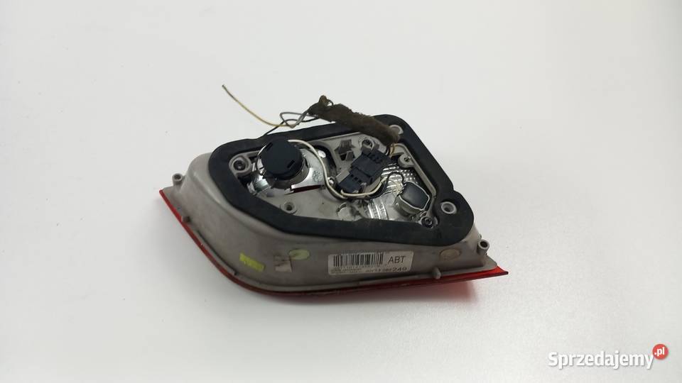 OPEL ASTRA J KOMBI LAMPA TYŁ PRAWA W KLAPĘ Zbierkowo