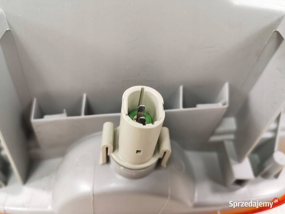 LAMPA PRAWY PRZÓD RENAULT TWINGO I 9308 NOWA