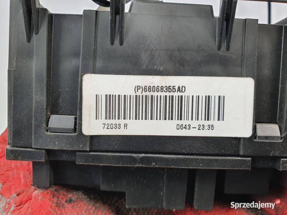 SKRZYNKA BEZPIECZNIKÓW FIAT FREEMONT 68068355AD Lipno