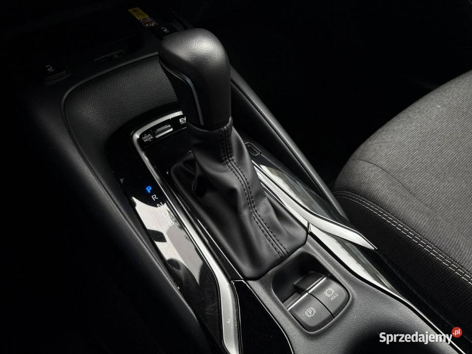 Toyota Corolla 18 Hybrid COMFORT TECH salon