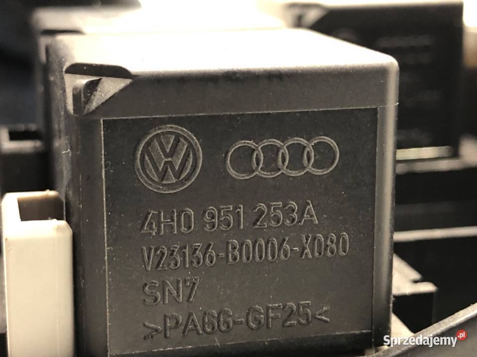 SKRZYNKA BEZPIECZNIKÓW AUDI A6 C7 4H0951253A sprzedam